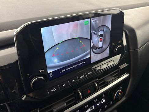 Used 2023 Nissan Pathfinder SL image 26