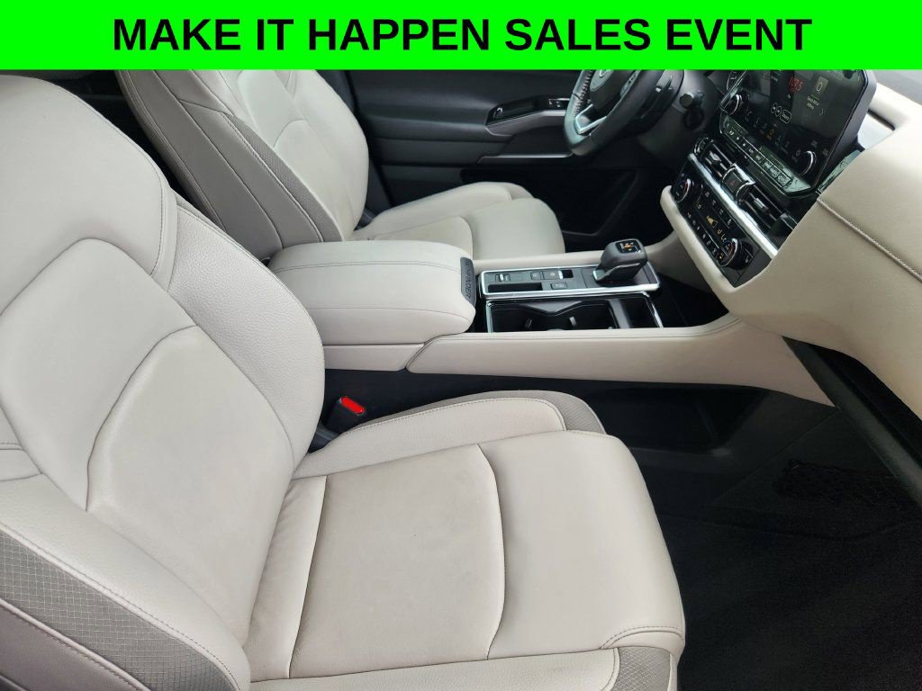 Used 2023 Nissan Pathfinder SL w/ SL Premium Package FWD image 13