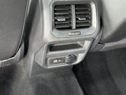 Used 2023 Volkswagen Tiguan SE FWD image 17
