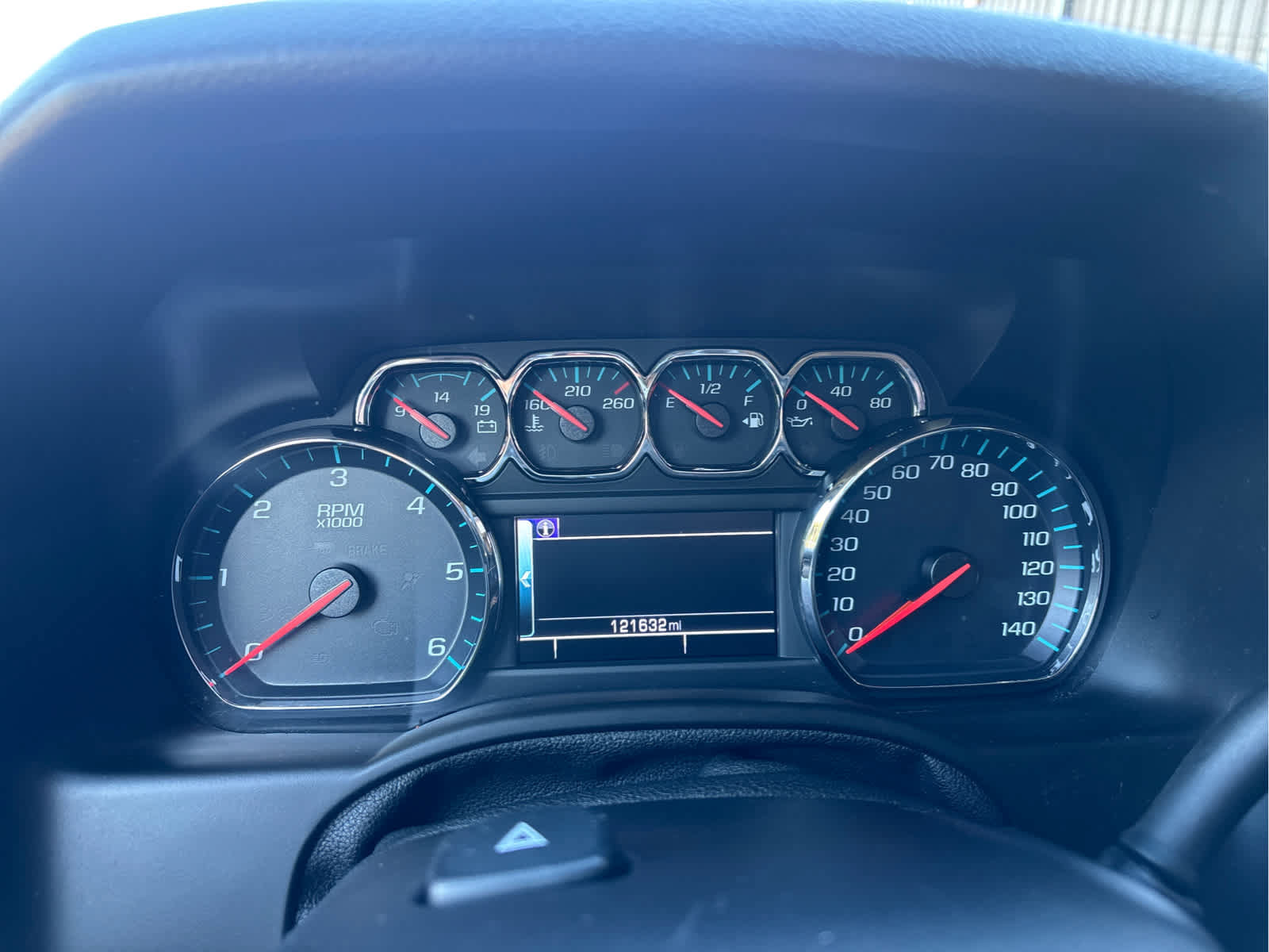 Used 2018 Chevrolet Tahoe Premier AWD/4WD image 23