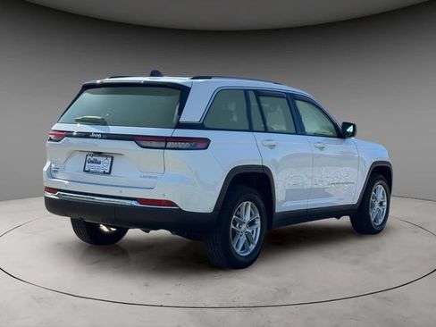 Used 2023 Jeep Grand Cherokee Laredo w/ Luxury Tech Group I AWD/4WD image 5