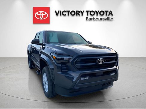 Used 2025 Toyota Tacoma SR5 AWD/4WD image 2