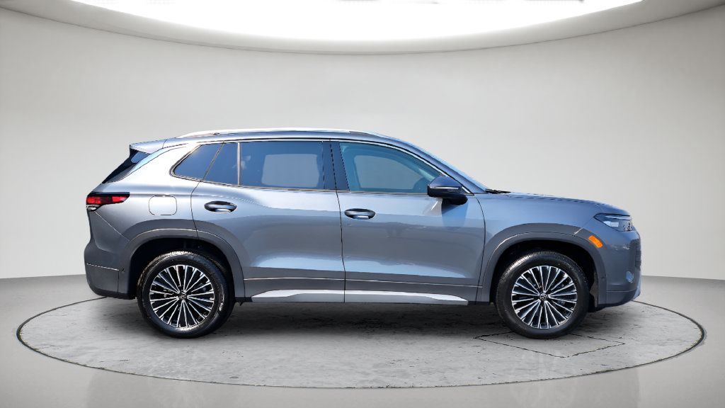 Used 2026 Volkswagen Tiguan S AWD/4WD image 4