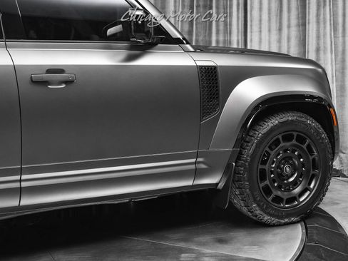 Used 2025 Land Rover Defender 110 AWD/4WD image 51