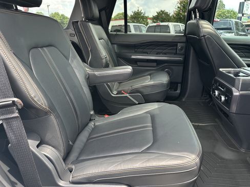 Used 2023 Ford Expedition Platinum AWD/4WD image 16