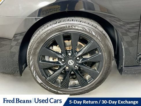 Used 2018 Nissan Sentra SR w/ SR Midnight Edition Package FWD image 35