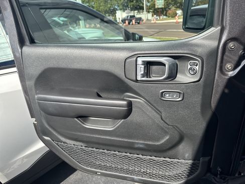 Certified 2021 Jeep Wrangler Sport S image 25