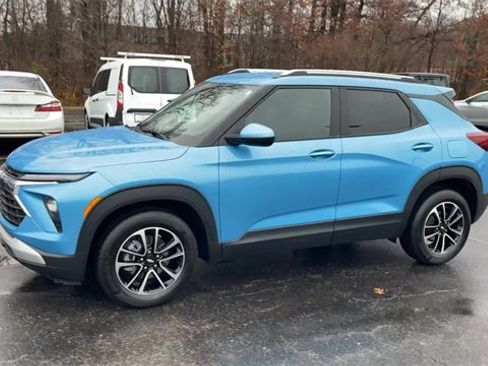 Certified 2025 Chevrolet TrailBlazer LT w/ Convenience Package image 4