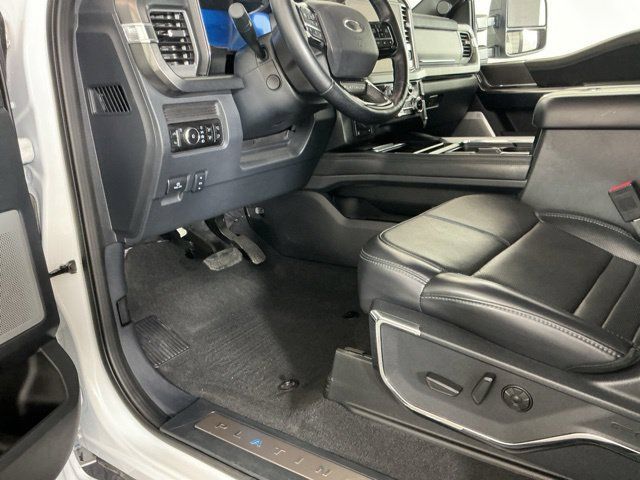 Used 2025 Ford F350 Platinum w/ FX4 Off-Road Package AWD/4WD image 19