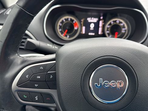 Used 2021 Jeep Cherokee Latitude Plus image 20