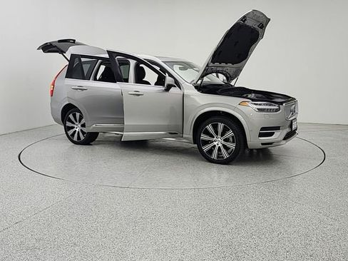 Certified 2025 Volvo XC90 T8 Plus w/ Protection Package Premier AWD/4WD image 10