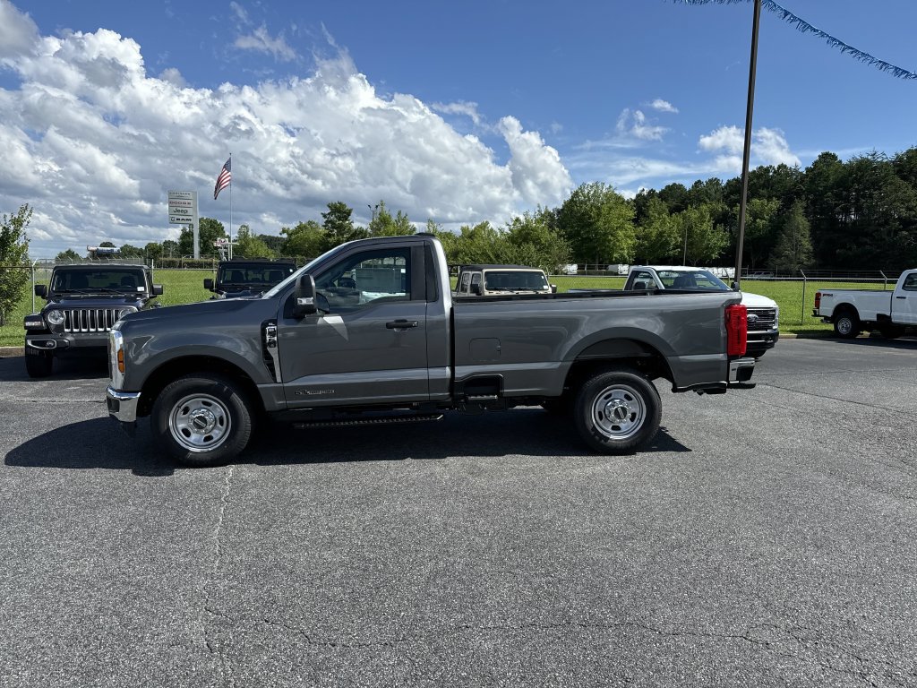 New 2025 Ford F350 XL w/ XL Chrome Package RWD image 4