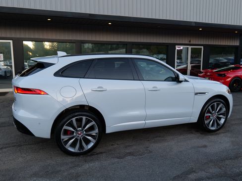 Used 2019 Jaguar F-PACE S image 5