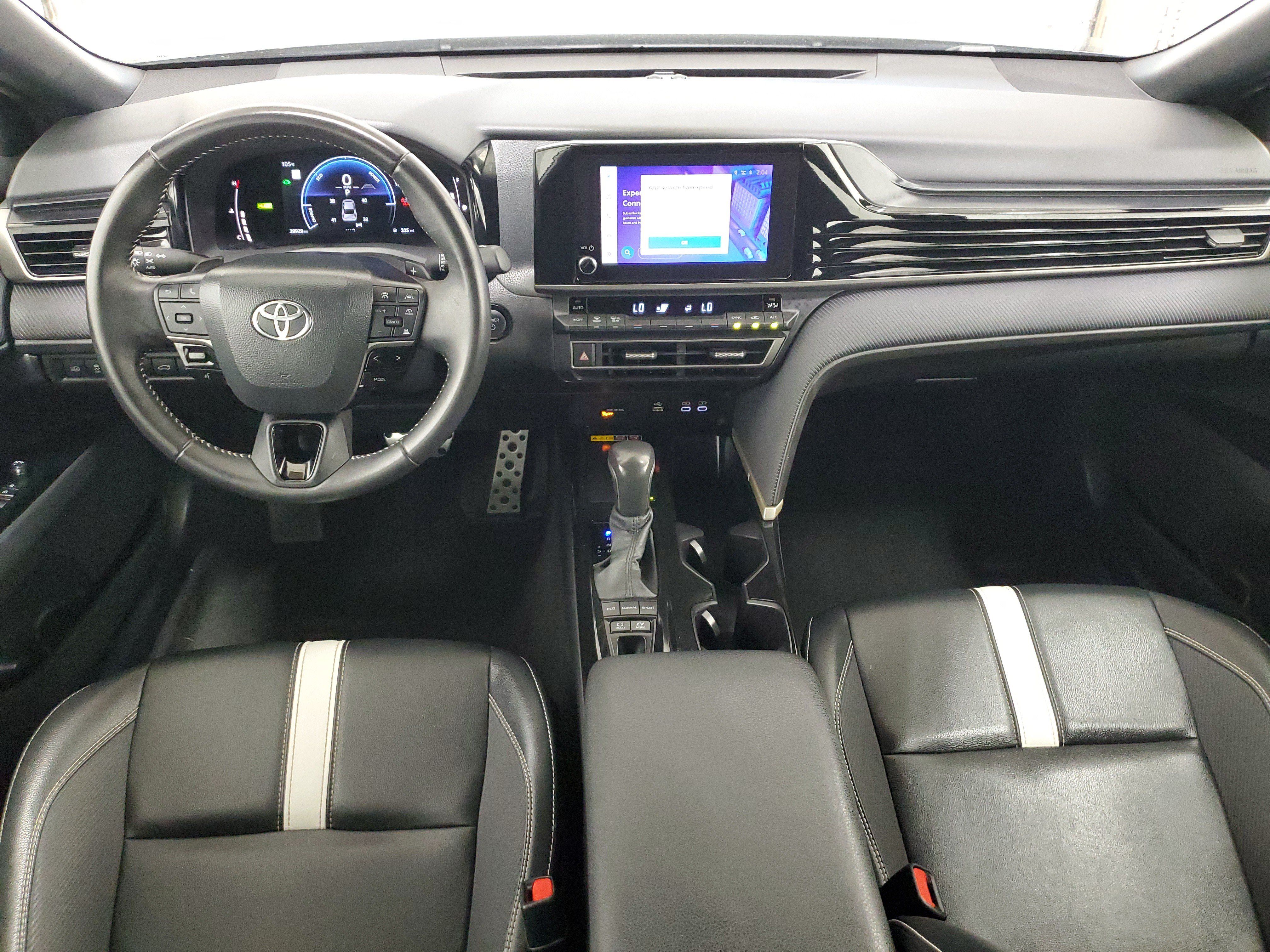 Used 2025 Toyota Camry SE FWD image 10