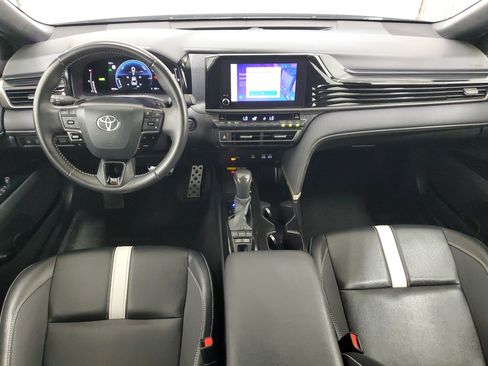 Used 2025 Toyota Camry SE FWD image 10