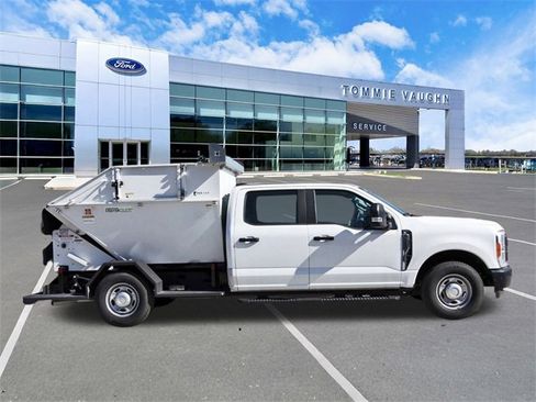 Used 2023 Ford F250 XL image 5