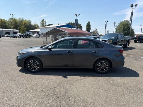 Used 2024 Kia Forte LXS FWD image 10