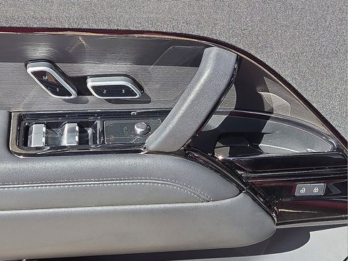 Used 2023 Land Rover Range Rover Sport SE Dynamic image 21