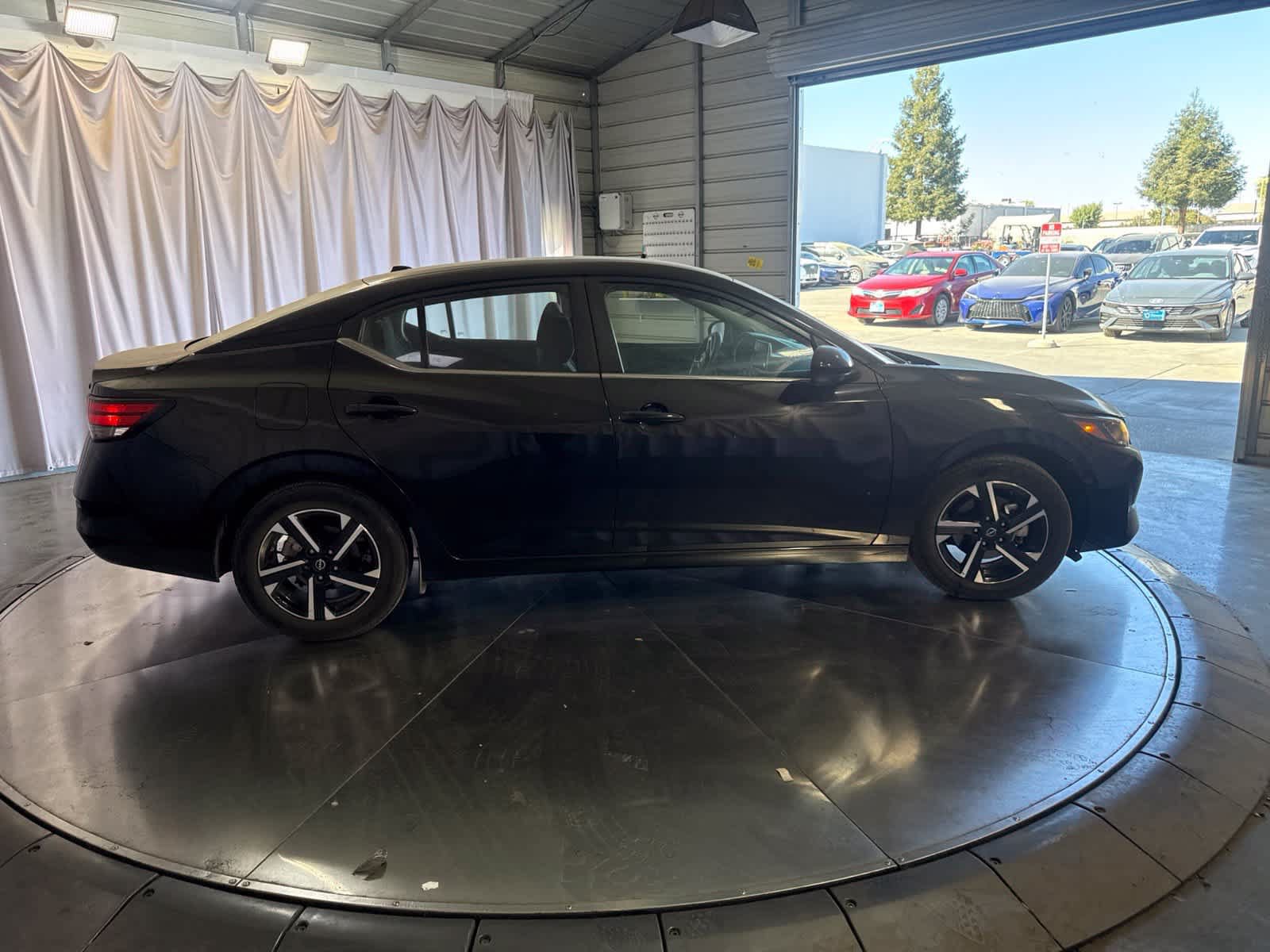 Used 2024 Nissan Sentra SV FWD image 4