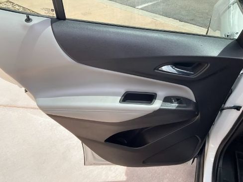 Used 2018 Chevrolet Equinox Premier AWD/4WD image 18