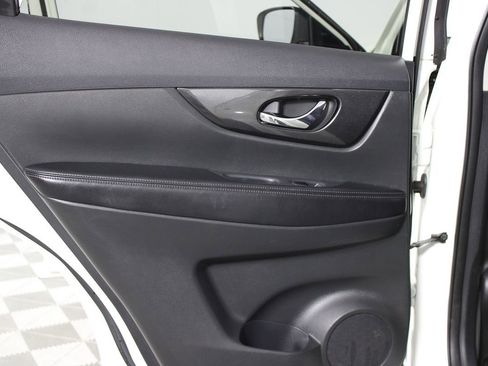 Used 2017 Nissan Rogue SV w/ HEV Premium Package FWD image 25