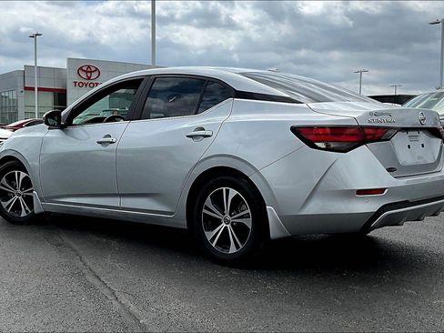Used 2021 Nissan Sentra SV image 3