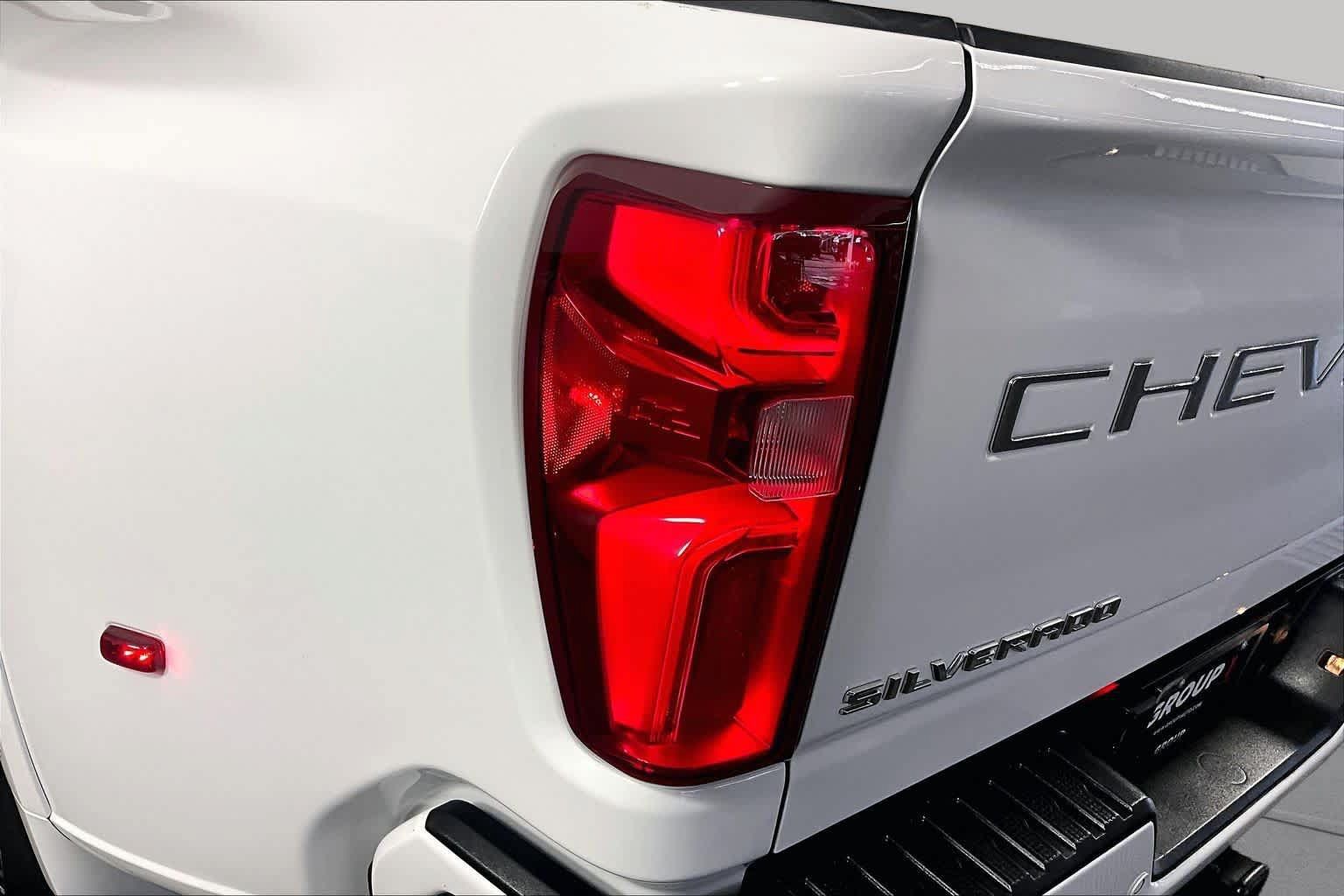 Used 2026 Chevrolet Silverado 3500 High Country w/ High Country Premium Package AWD/4WD image 27