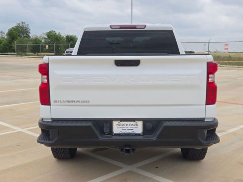 Used 2023 Chevrolet Silverado 1500 W/T w/ Trailering Package image 4