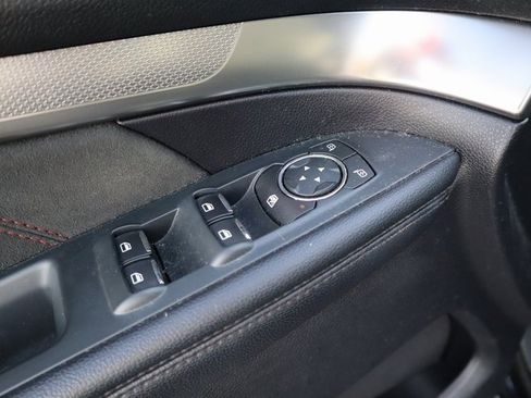 Used 2019 Ford Explorer XLT w/ Equipment Group 202A image 18