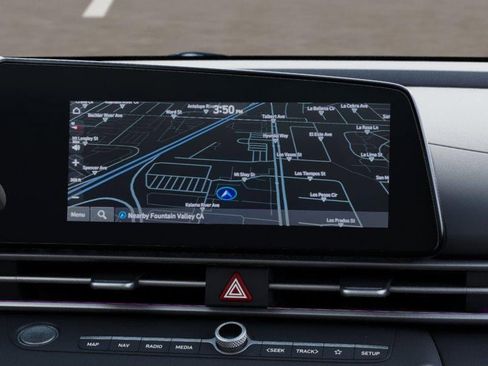 New 2025 Hyundai Elantra SEL image 13