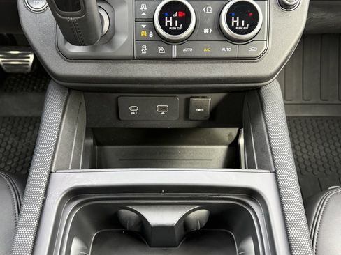 Certified 2024 Land Rover Defender 130 V8 image 23