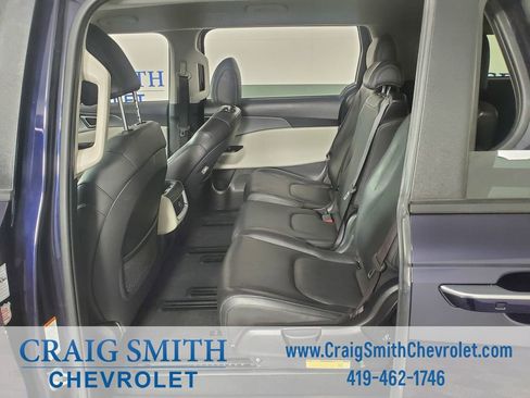 Used 2024 Kia Carnival LX image 14