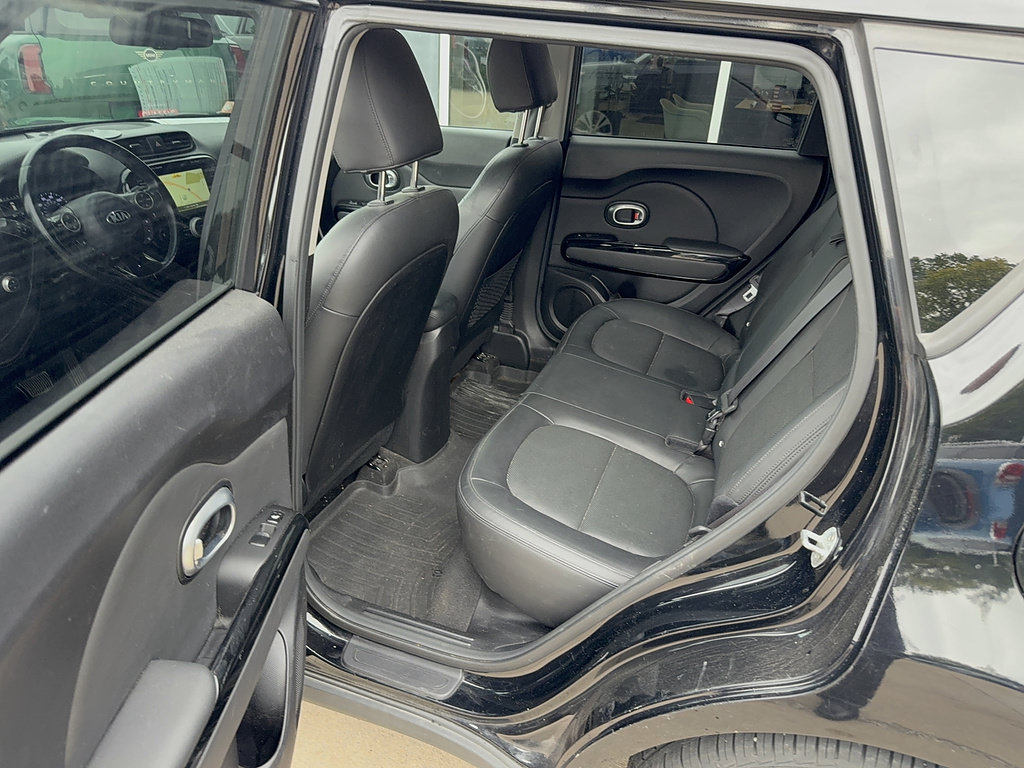 Used 2016 Kia Soul ! w/ Premium Package FWD image 6