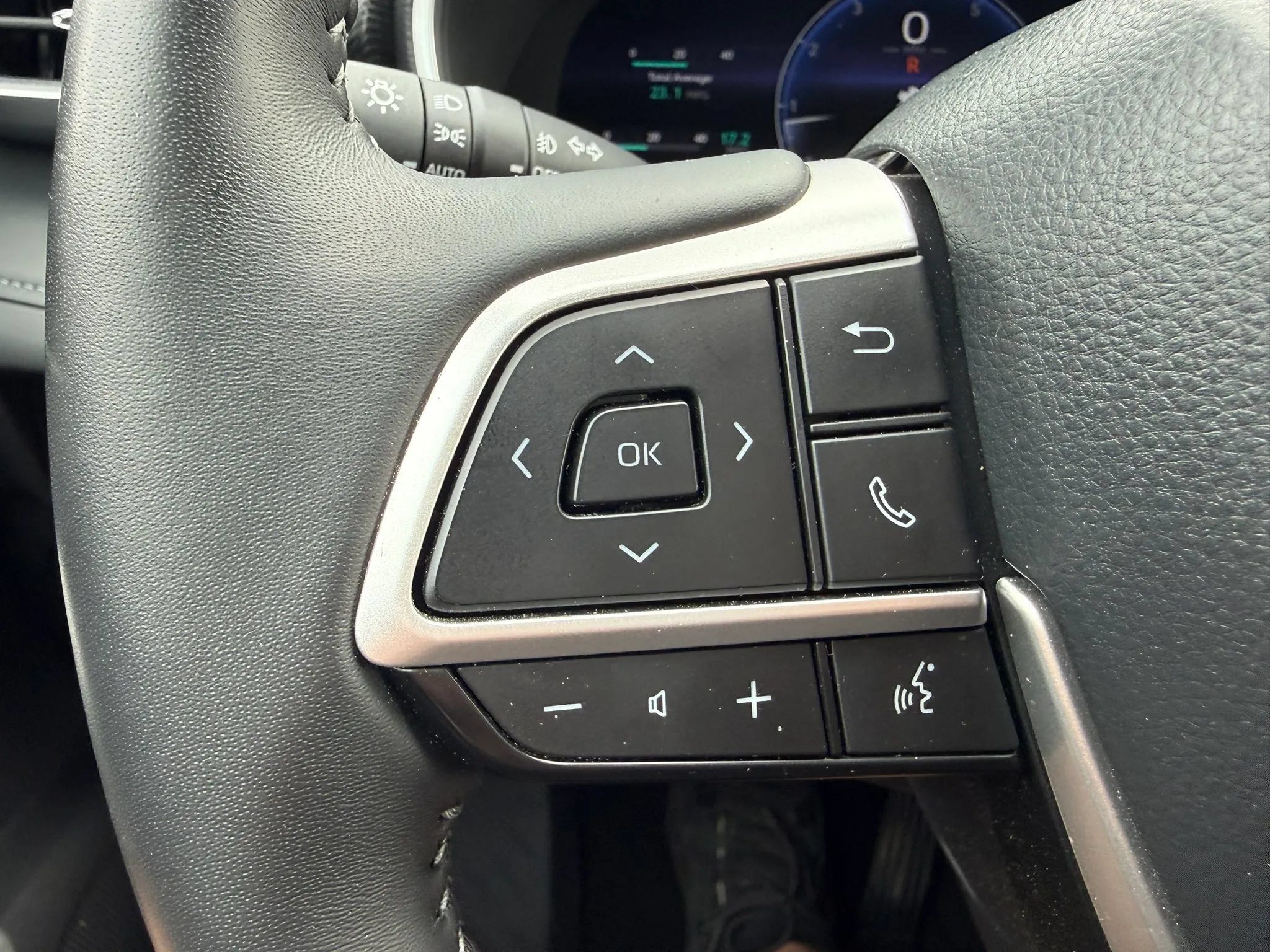 Used 2025 Toyota Highlander XSE AWD/4WD image 27