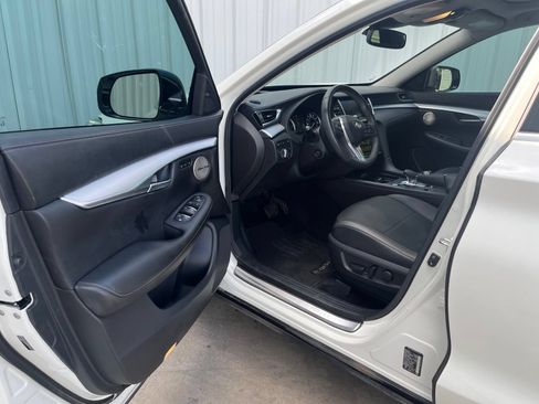 Used 2021 INFINITI QX50 Sensory FWD image 9