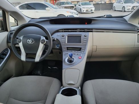 Used 2015 Toyota Prius Two image 22