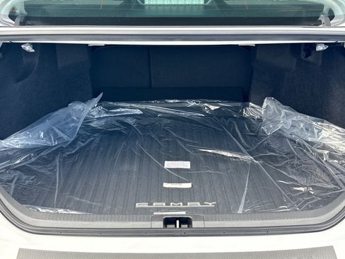 New 2026 Toyota Camry Hybrid FWD image 11