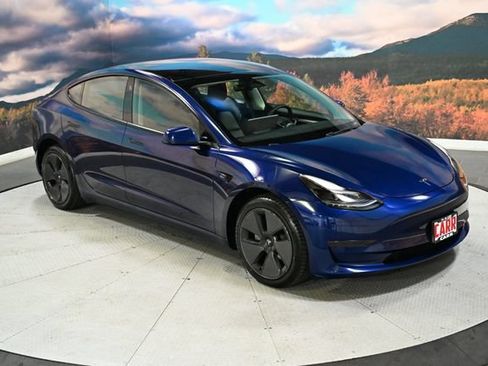 Used 2023 Tesla Model 3 Standard Range RWD image 1