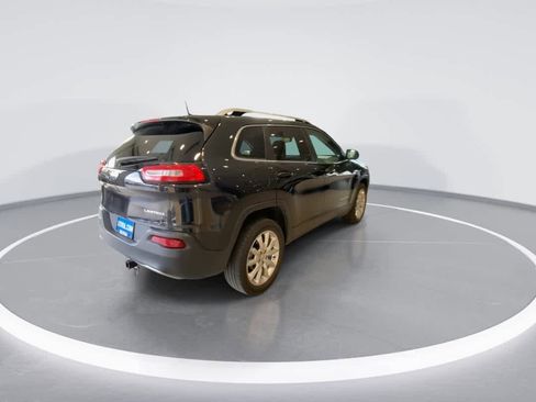 Used 2016 Jeep Cherokee Limited FWD image 8