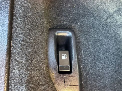 Used 2014 Subaru Forester 2.5i Limited w/ Popular Package #2 image 16