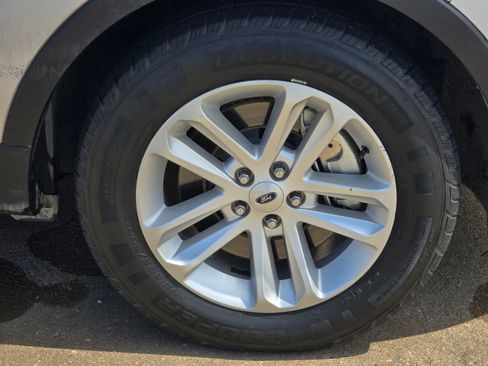 Used 2013 Ford Explorer XLT FWD image 9