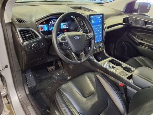 Certified 2022 Ford Edge Titanium AWD/4WD image 4