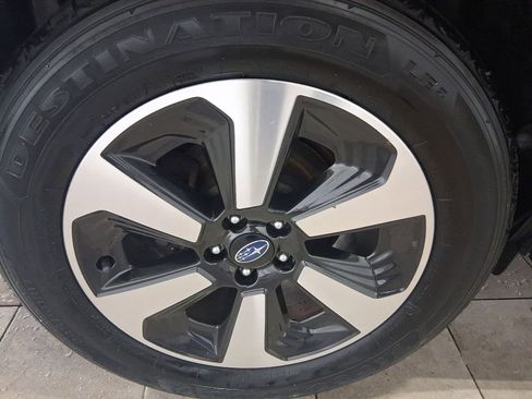 Used 2018 Subaru Forester 2.5i w/ Alloy Wheel Package AWD/4WD image 12