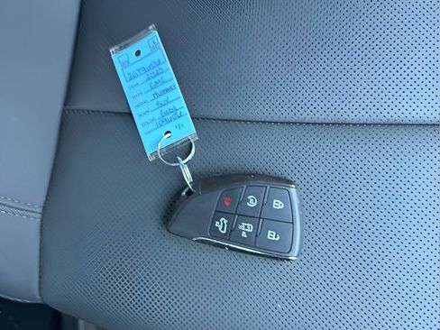 Used 2025 GMC Hummer EV 2X AWD/4WD image 10