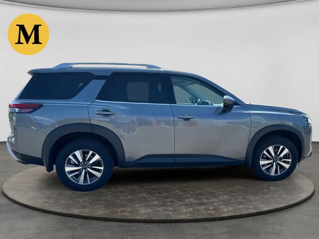 Used 2023 Nissan Pathfinder SL AWD/4WD image 6