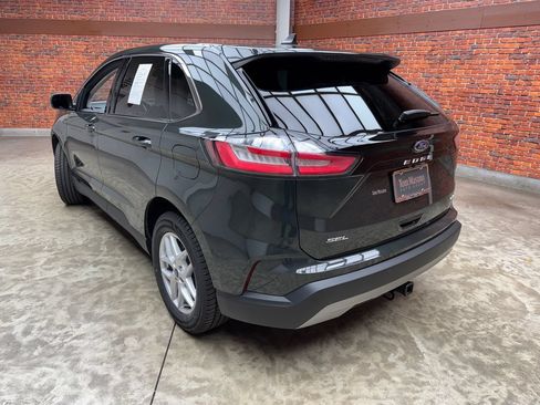 Certified 2022 Ford Edge SEL w/ Convenience Package AWD/4WD image 2