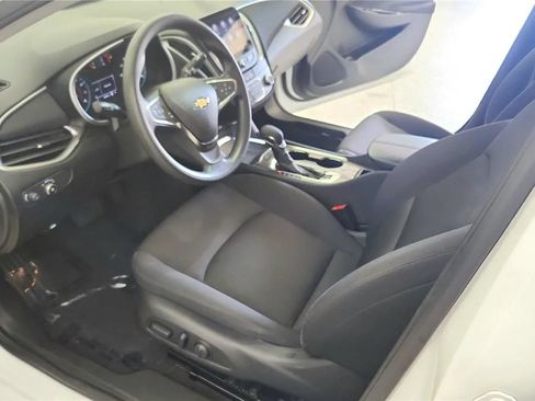 Used 2025 Chevrolet Malibu LT FWD image 22