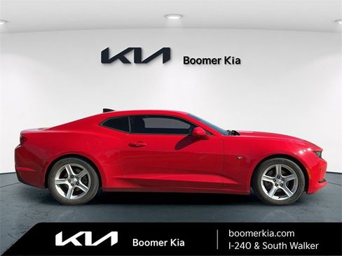 Used 2022 Chevrolet Camaro LT image 4