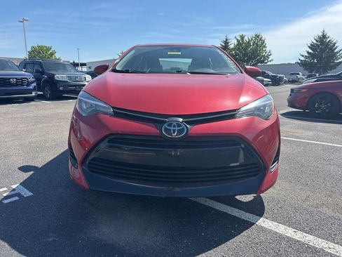 Used 2019 Toyota Corolla LE FWD image 2