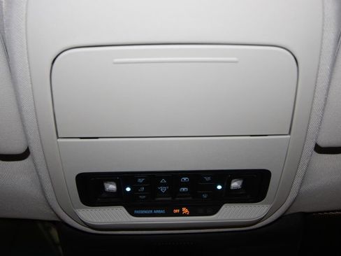 Used 2025 Ford Expedition Platinum w/ Platinum Ultimate Package image 21